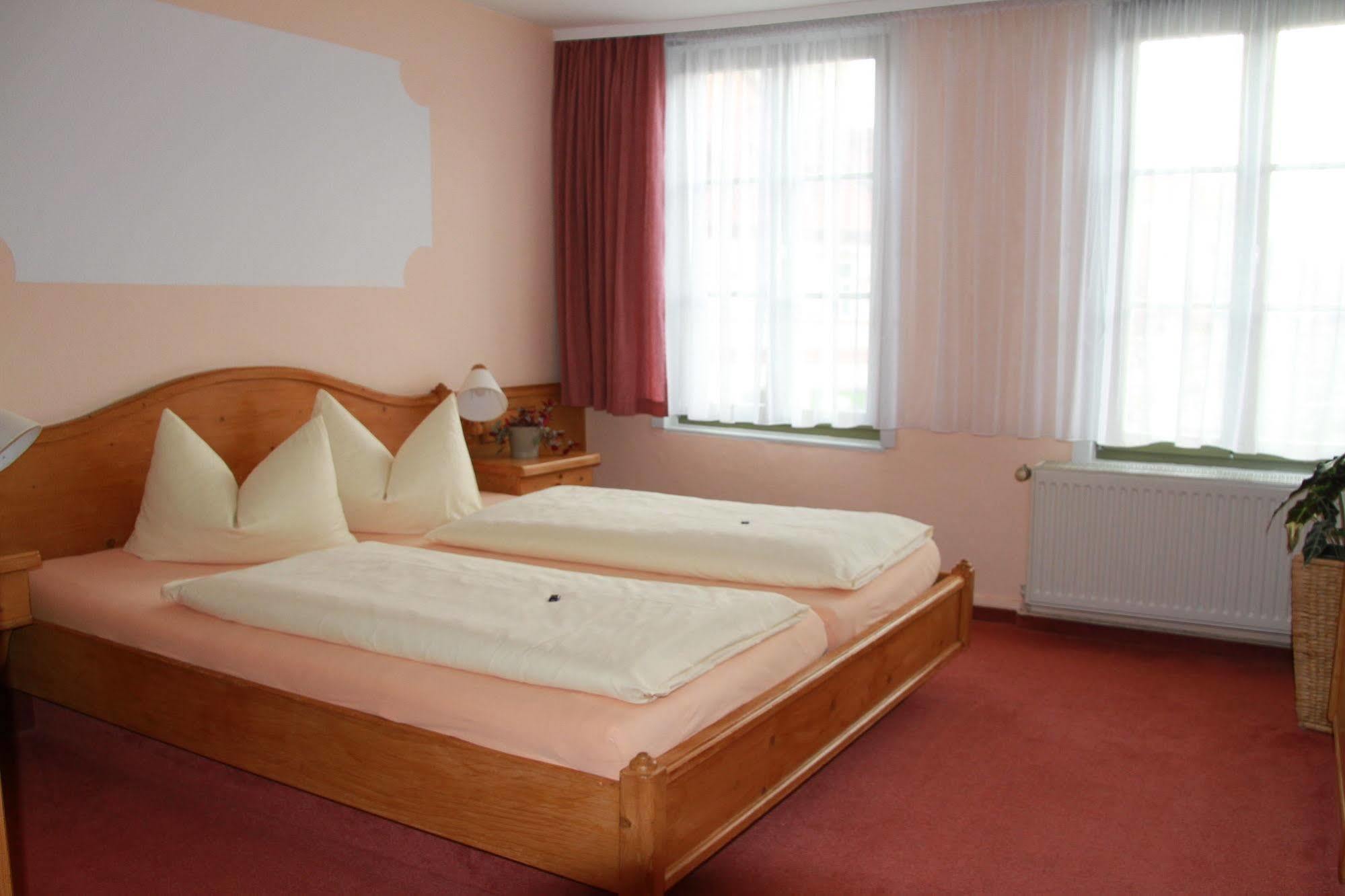 Zur Goldenen Sonne 3* Кведлинбург